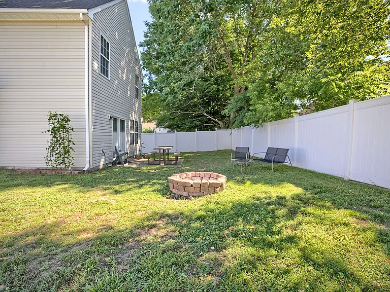 103 Mosel Ct — Photo 2