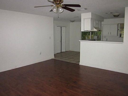 3rd image of 241 Audubon Dr