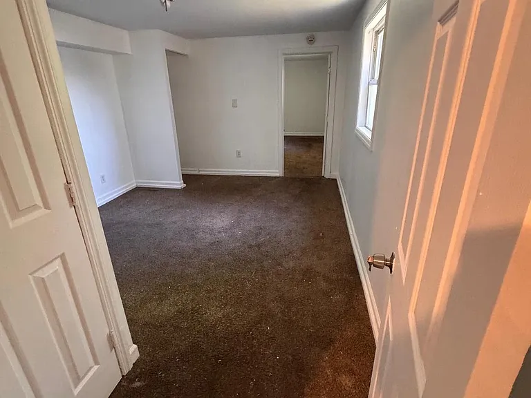 146 W Hanover St #1 — Photo 4