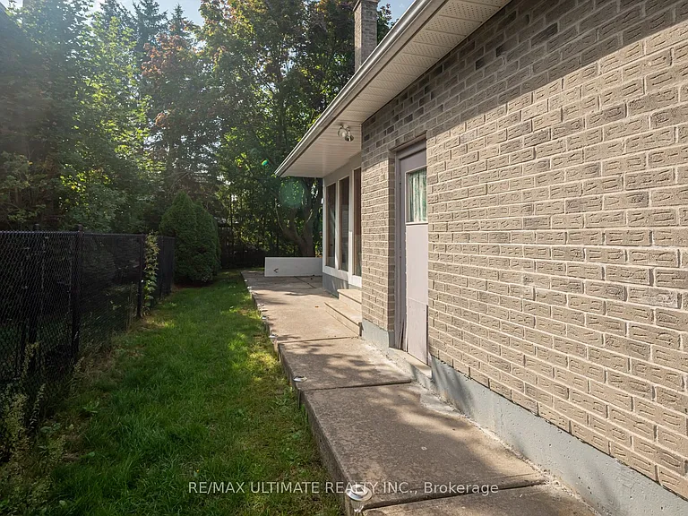 5 Bayswater Ave — Photo 5