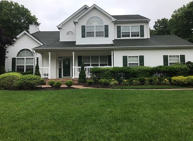 1st image of 15 Mulligan Dr