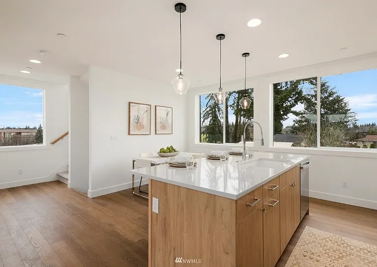 16030 Meadow Rd #B1 — Photo 2