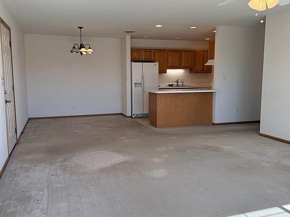 3rd image of 4915 River Valley Rd