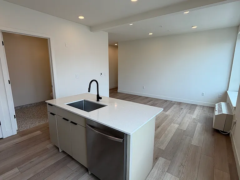 293 Fairmount Ave #403 — Photo 4