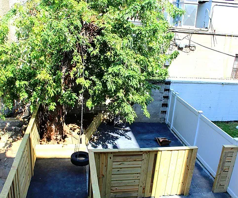 Rented by EBD Management | media 40