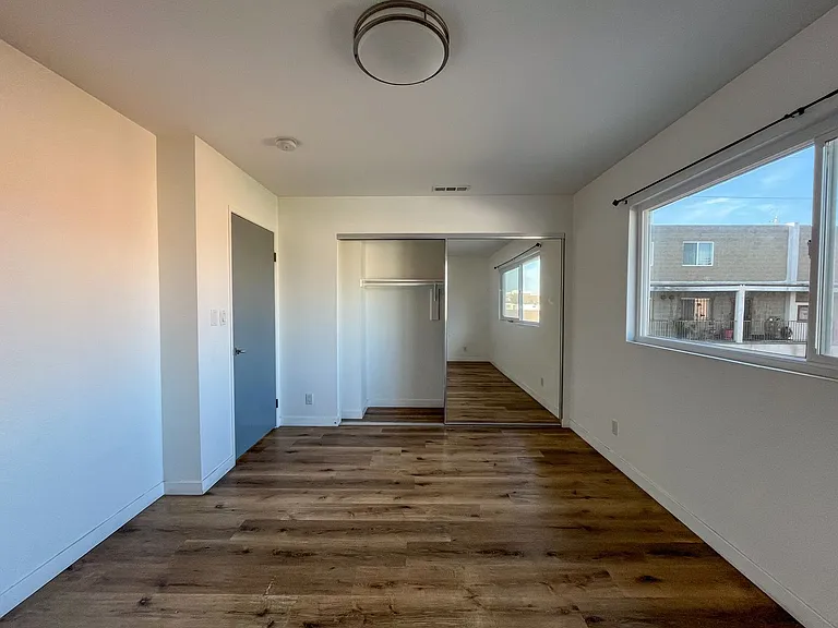 110 S Eucalyptus Ave — Photo 15