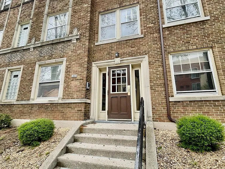 1827 E Park Pl — Photo 1