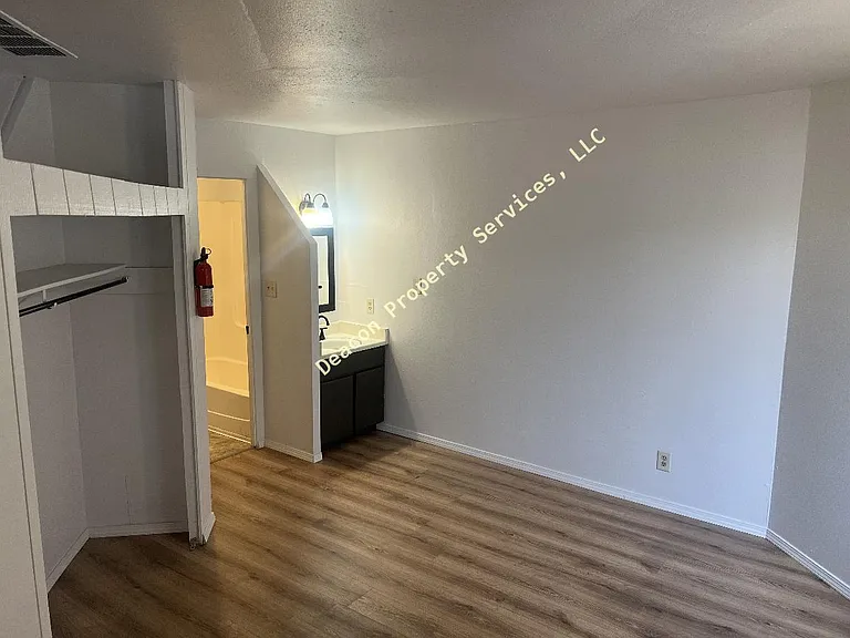 1830 Vassar Dr SE — Photo 8