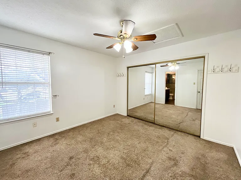 1450 Meadowood Village Dr — Photo 11