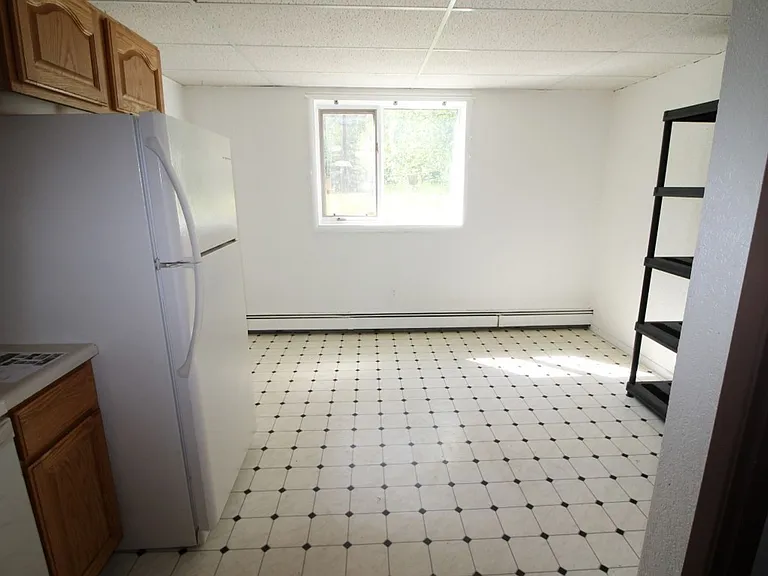 3766 Lyle Ave — Photo 3
