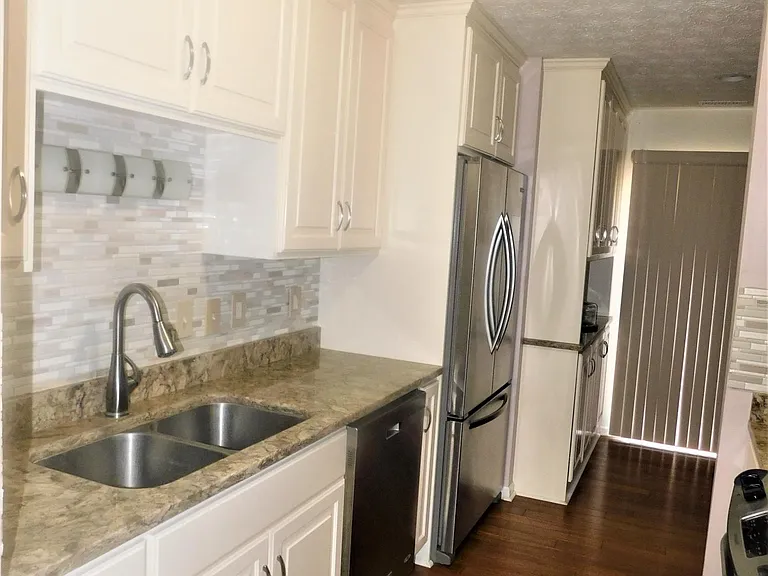 312 Kathryn Ct — Photo 5
