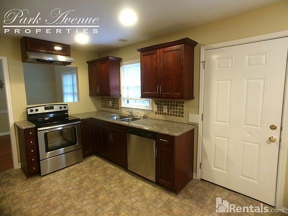 3rd image of 3171 Woodbridge Ct