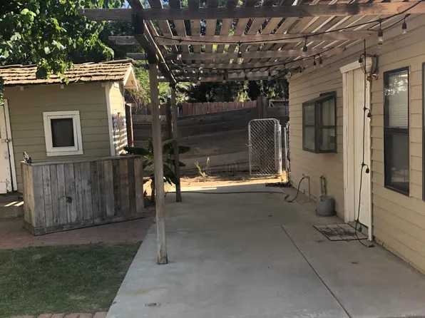 1825 Verde St #B, Bakersfield, CA 93304