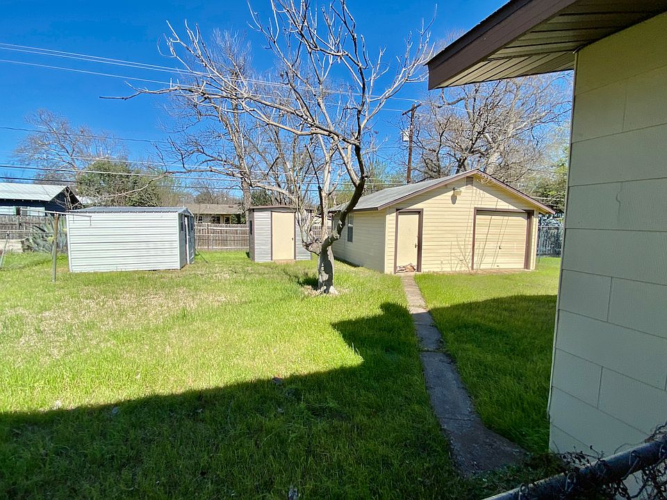 2nd image of 1408 Berkshire Dr