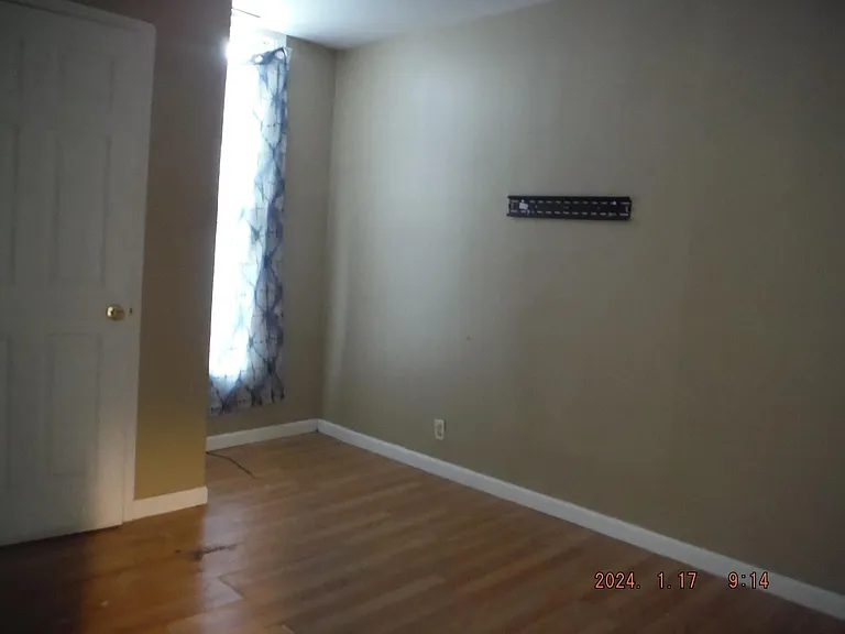 318 E South C St — Photo 4