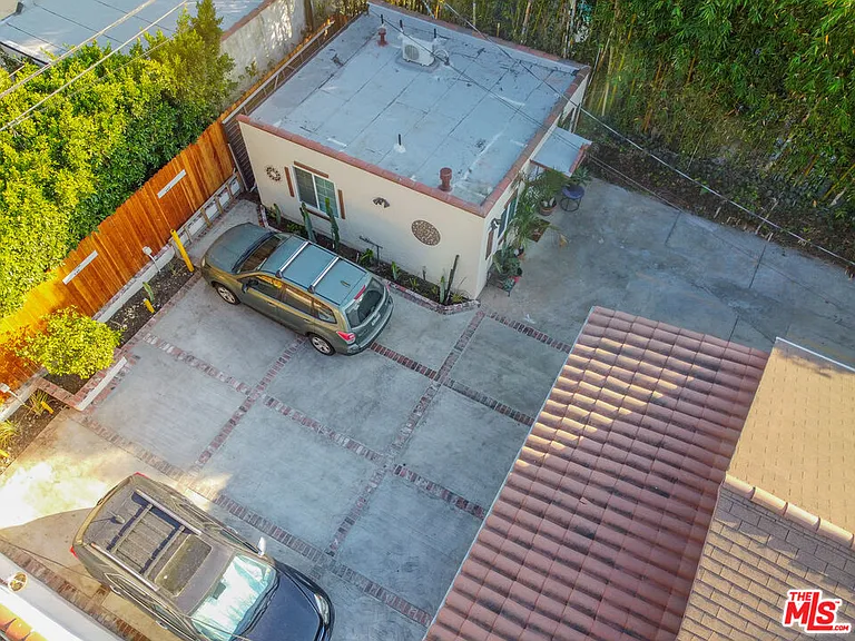 642 N La Jolla Ave #1/2 — Photo 16