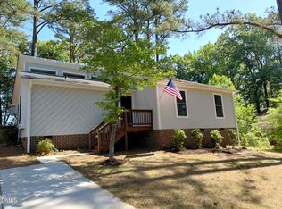 1204 Cedarhurst Dr, Sanford, NC 27332