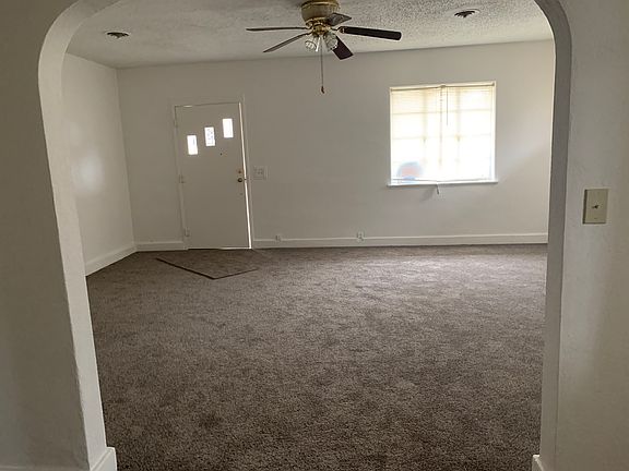 4th image of 116 E Missouri St