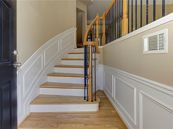 5th image of 2848 Loftview Sq #5