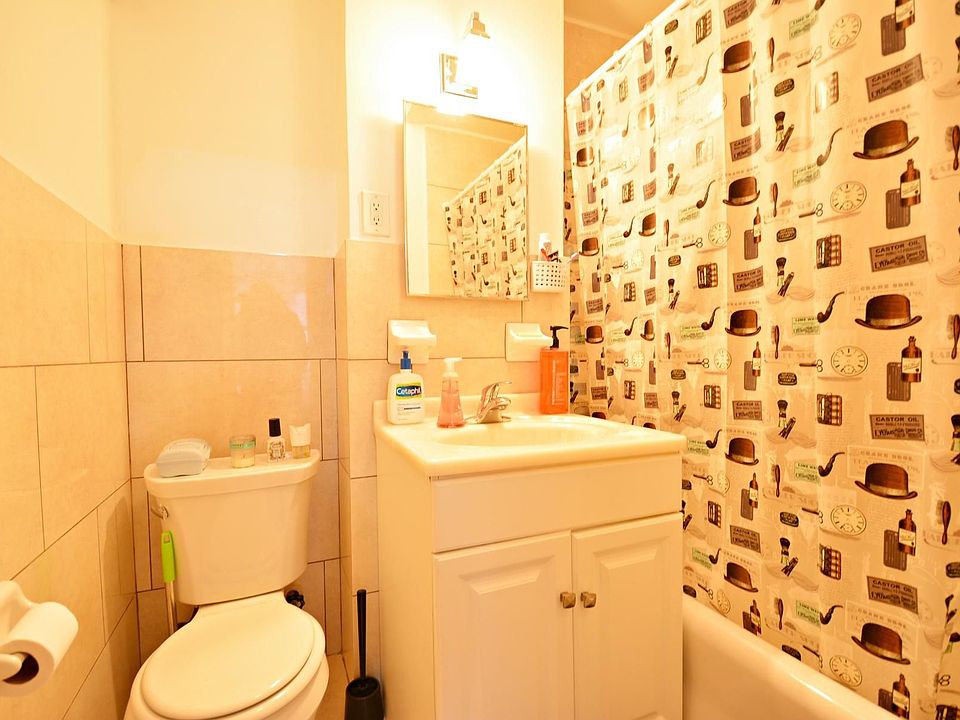 2nd image of 200 W 70th St APT 5E