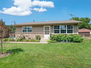 1004 Colonial Dr, Machesney Park, IL