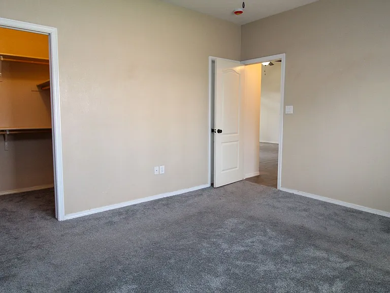 2210 Hannah Leigh St — Photo 16