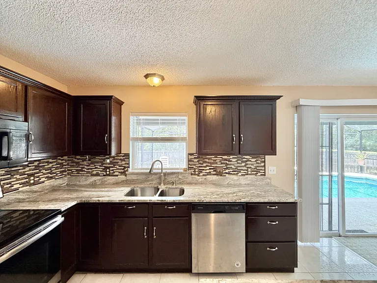 1431 Teal Dr — Photo 11