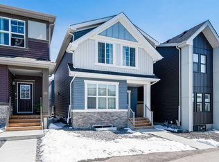 76 Lucas Blvd NW, Calgary, AB T3P 1H9