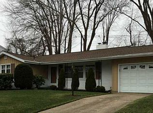2521 S Tracy Dr, Erie, PA 16505