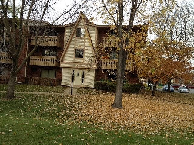 1st image of 11 Parkside Ct APT 11