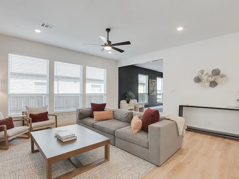 3109 Summer Rain Ln — Photo 5