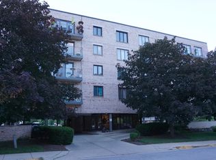 1660 E Thacker St APT 2C, Des Plaines, IL 60016