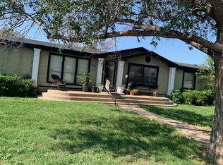 402 W College St, Lockney, TX 79241