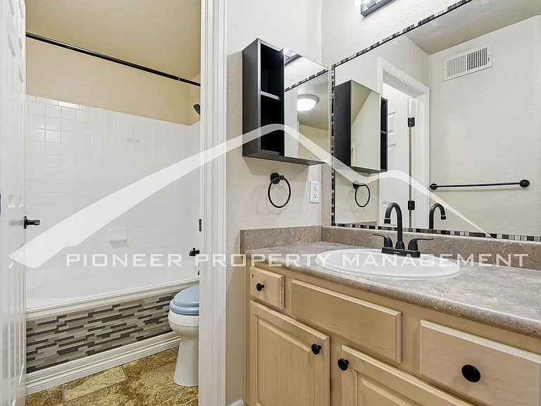 1049 S Walden Way #255 — Photo 13