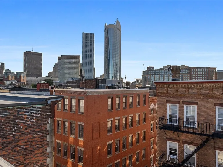133 Salem St #PENTHOUSE — Photo 27