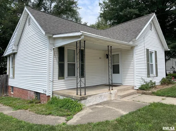 807 N 7th St, Riverton, IL 62561
