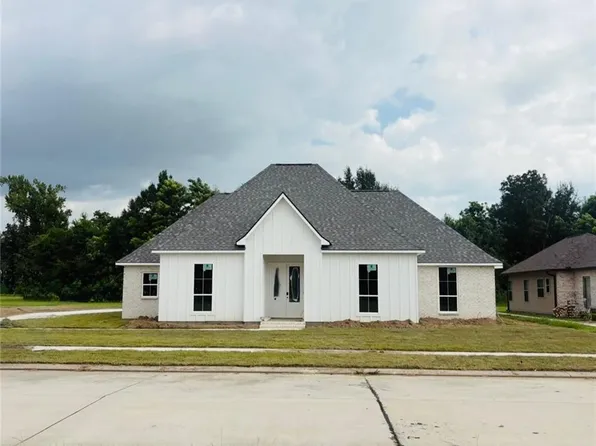 147 River Place Dr, Hahnville, LA 70057