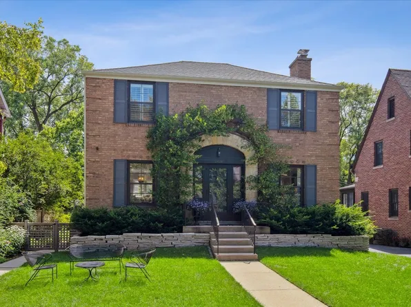 2429 Prospect Ave, Evanston, IL 60201