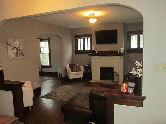 Beautiful Open Family Room
