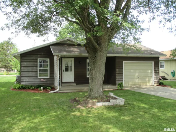 1813 N Logan St, Lincoln, IL 62656