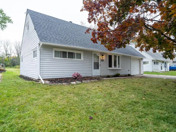 7001 West Allerton AVENUE, Greenfield, WI 53220