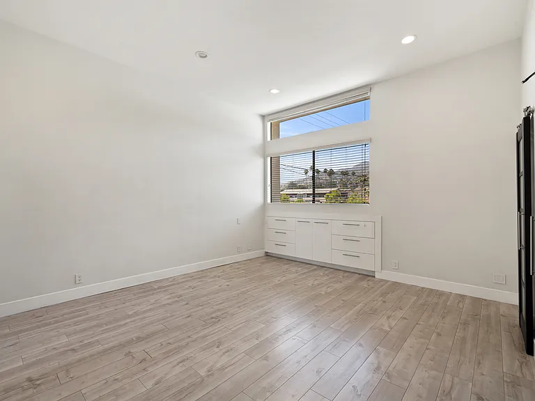 1227 N Brand Blvd #7 — Photo 8
