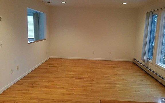 3rd image of 16 Hillcrest Ave