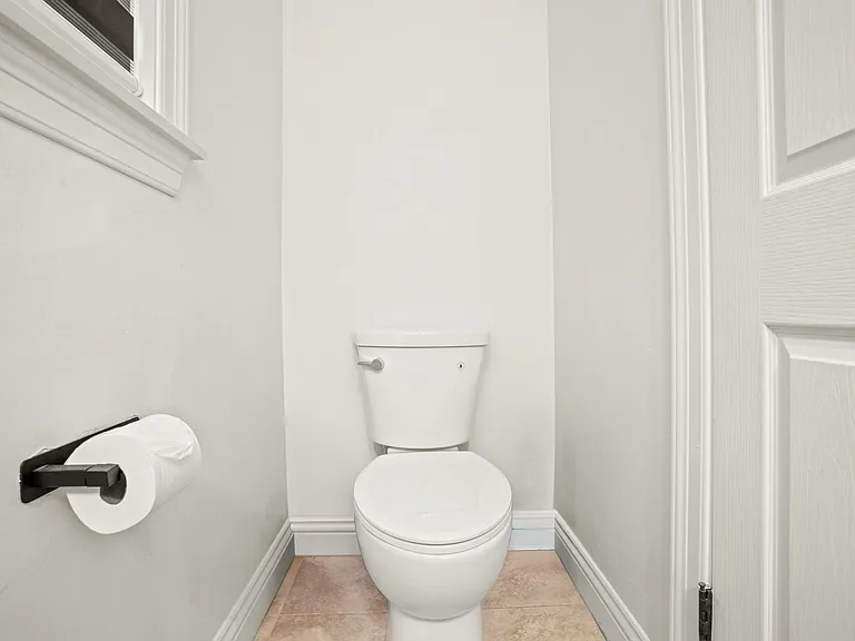 24599 Geneva Dr — Photo 2