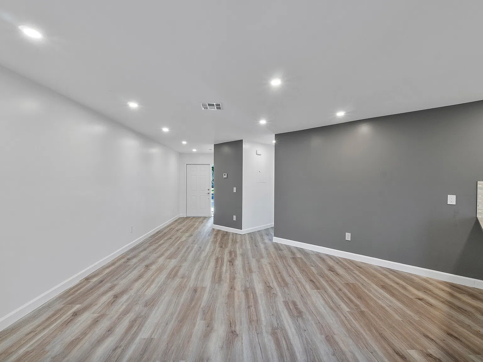 2 bed, 1.5 bath, 1100 sqft, $2,300 — Photo 4
