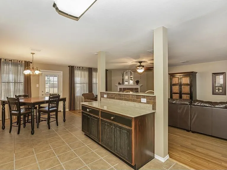2912 Lake Terrace Dr — Photo 8