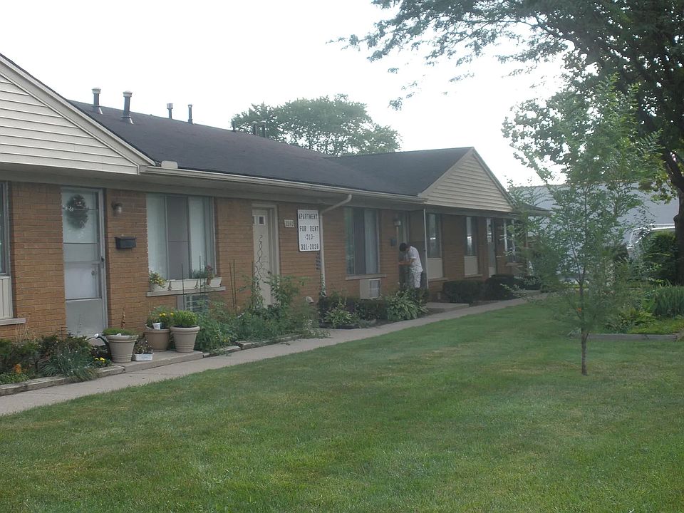 2nd image of 2840 Oakwood Blvd Unit 6