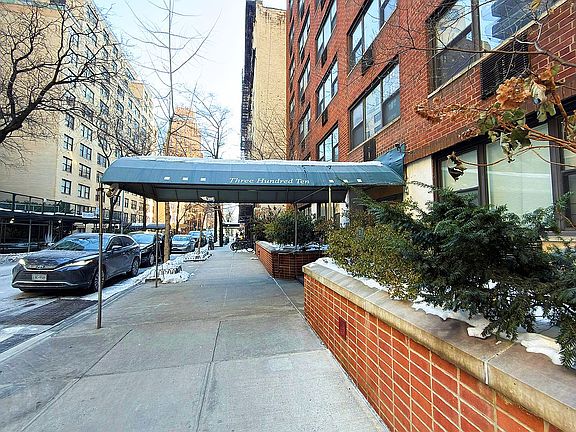 5th image of 310 E 49th St APT 3H