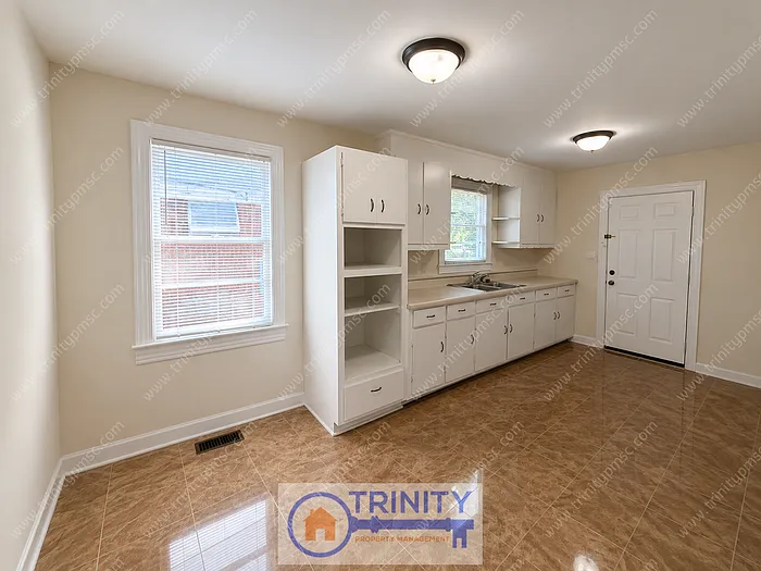 23 Crestmore Dr — Photo 3