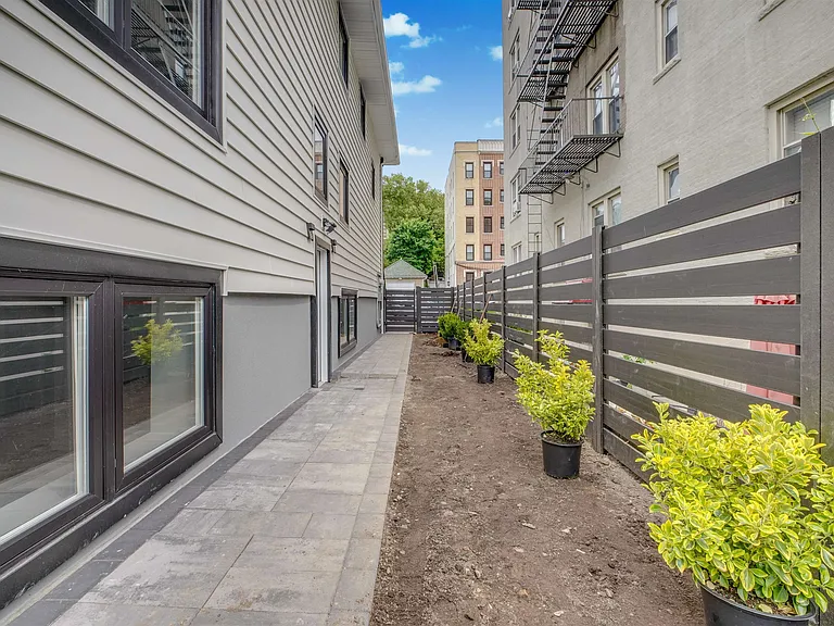 7809 Broadway #1 — Photo 20